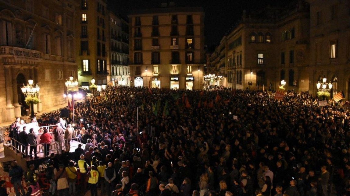 Onada de solidaritat amb els joves detinguts a Barcelona: «No són violents, són valents»