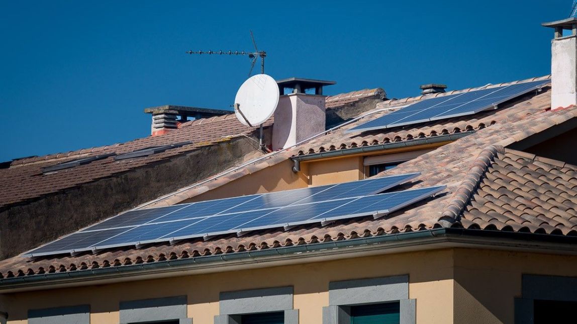 ​10 coses que hauries de saber abans d'apostar per l'autoconsum fotovoltaic