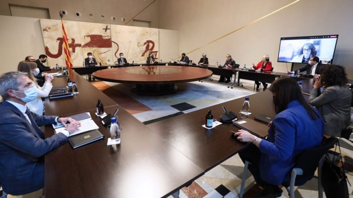 El Govern esquiva el xoc amb Borràs i urgeix a refer la unitat independentista