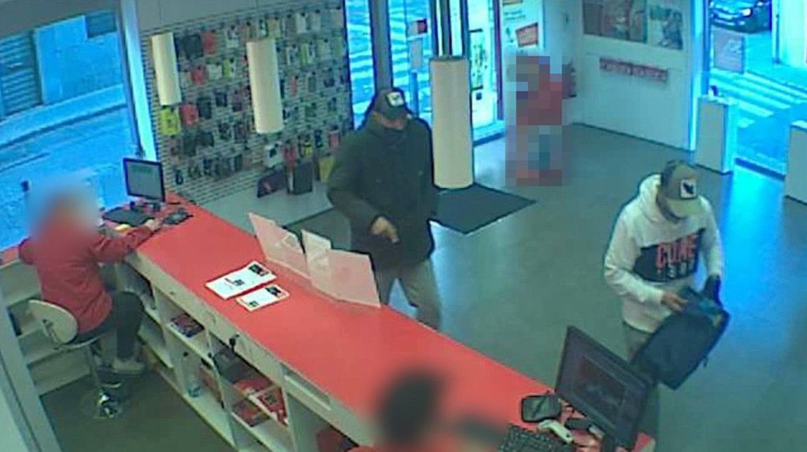 VÍDEO Desarticulen un grup especialitzat en robatoris violents en botigues de telefonia mòbil