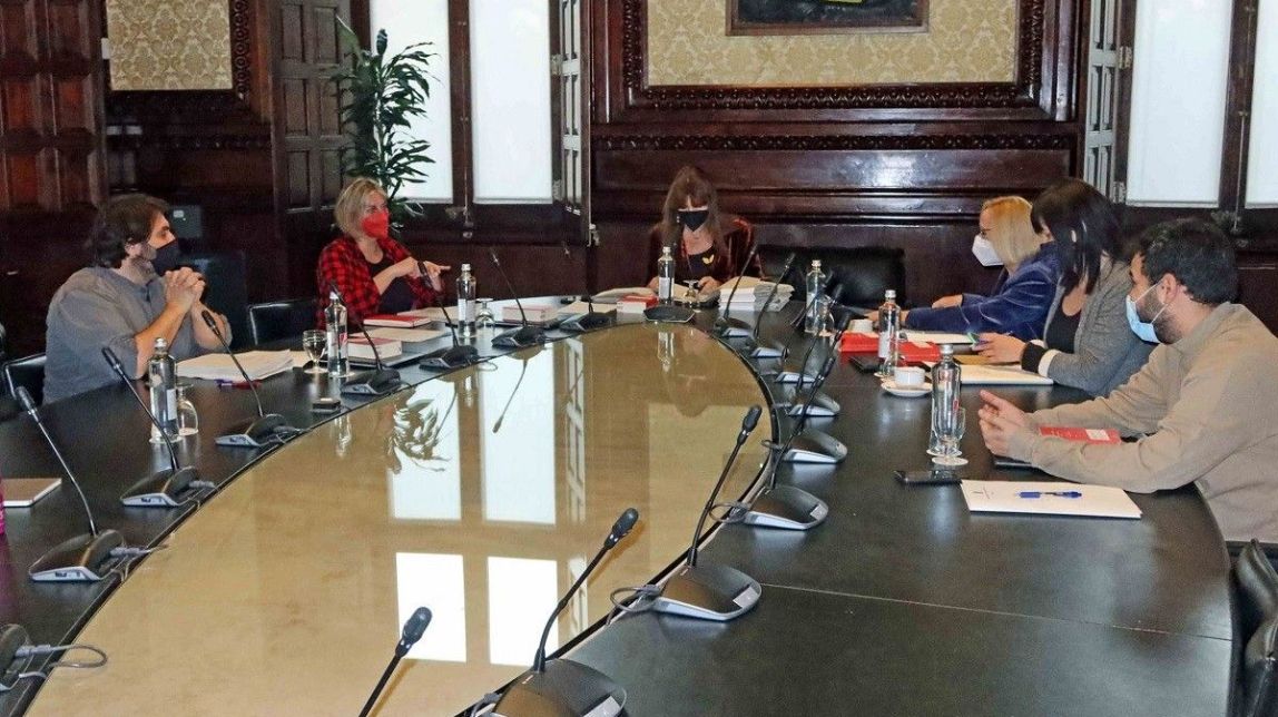 Borràs al·lega davant la mesa que ni sabia ni va ordenar l'acatament dels funcionaris a la JEC