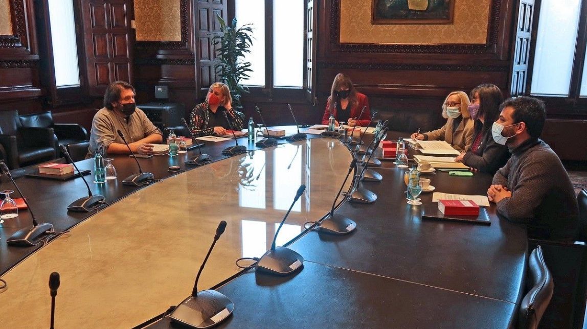 ERC reclama a Borràs reactivar l'activitat del Parlament de forma immediata