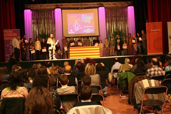 La Sala Diagonal de Campdevànol va acollir el lliurament dels Premis Sambori.
                                                                             |
                                                                    Òmnium Cultural Ripollès - |
                                                                    