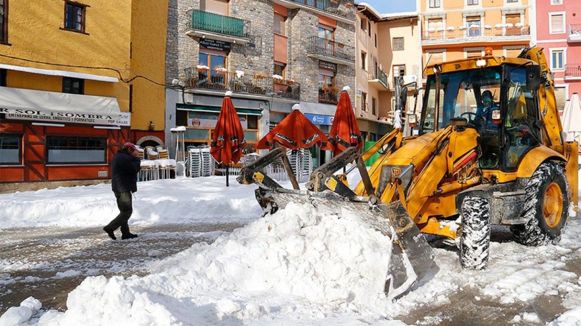 Màquines llevaneus al centre de Puigcerdà
                                                                             |
                                ACN - |
                                ACN