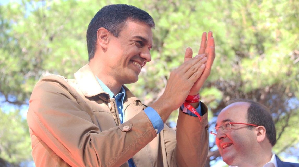 El PSOE ignora la repressió i manté la pinya amb Rajoy per frenar l'1-O