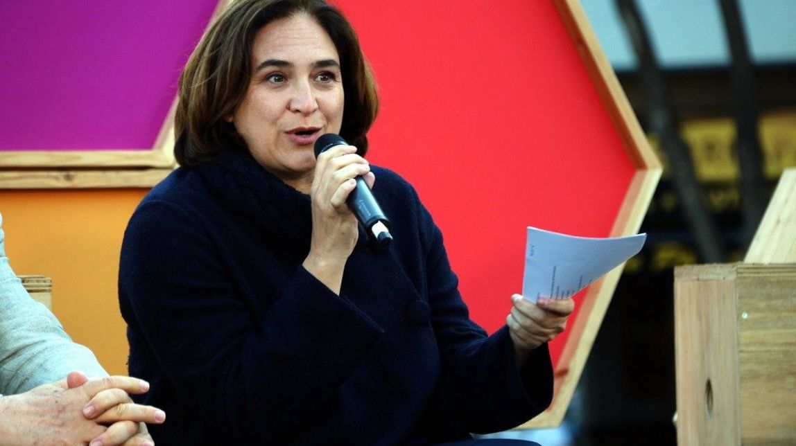 Colau reivindica el «sobreesforç» de l’Ajuntament en educació davant un Govern «absent»