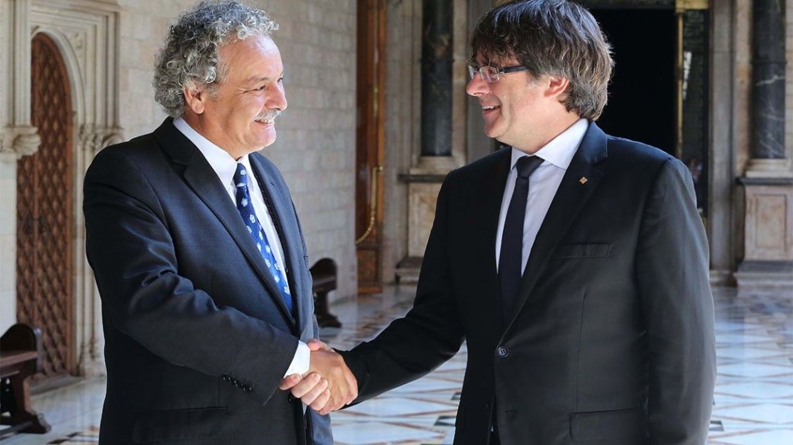 Puigdemont apuja el to contra Rajoy: «Prohibir les urnes seria un cop d'estat»