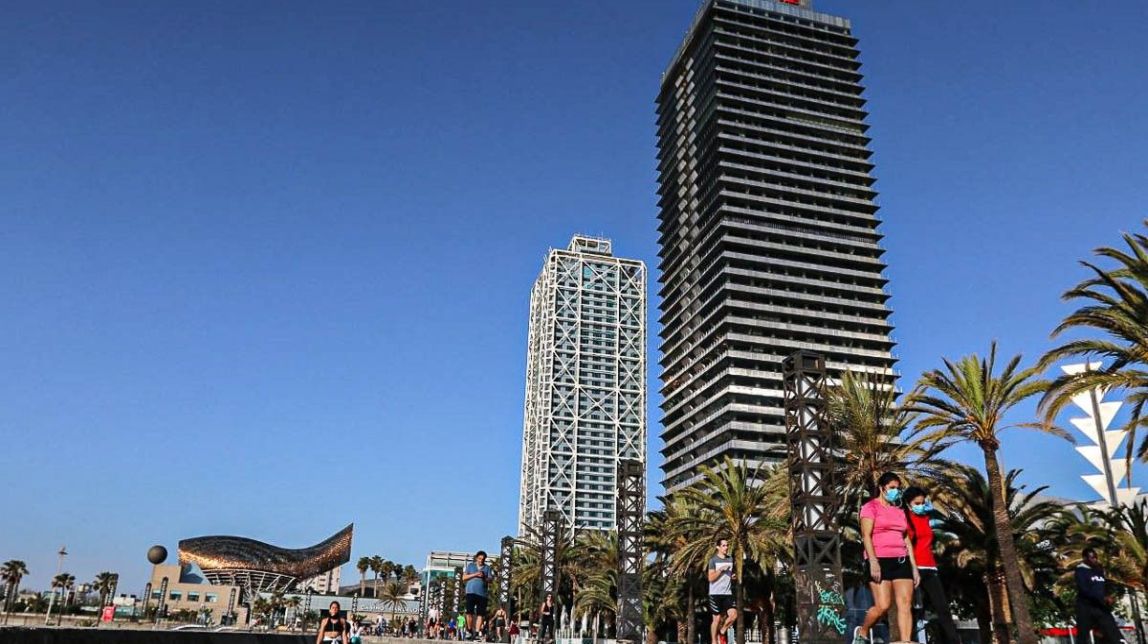 El passeig a l'alçada de les Torres de Mapfre, a Barcelona
                                                                             |
                                Adrià Costa - |
                                Adrià Costa