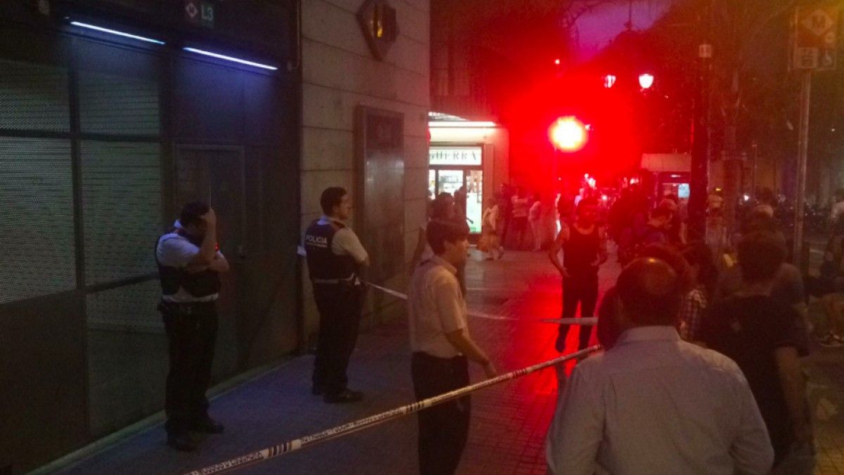 Els Mossos tallen el metro entre les estacions de Lesseps i Diagonal
