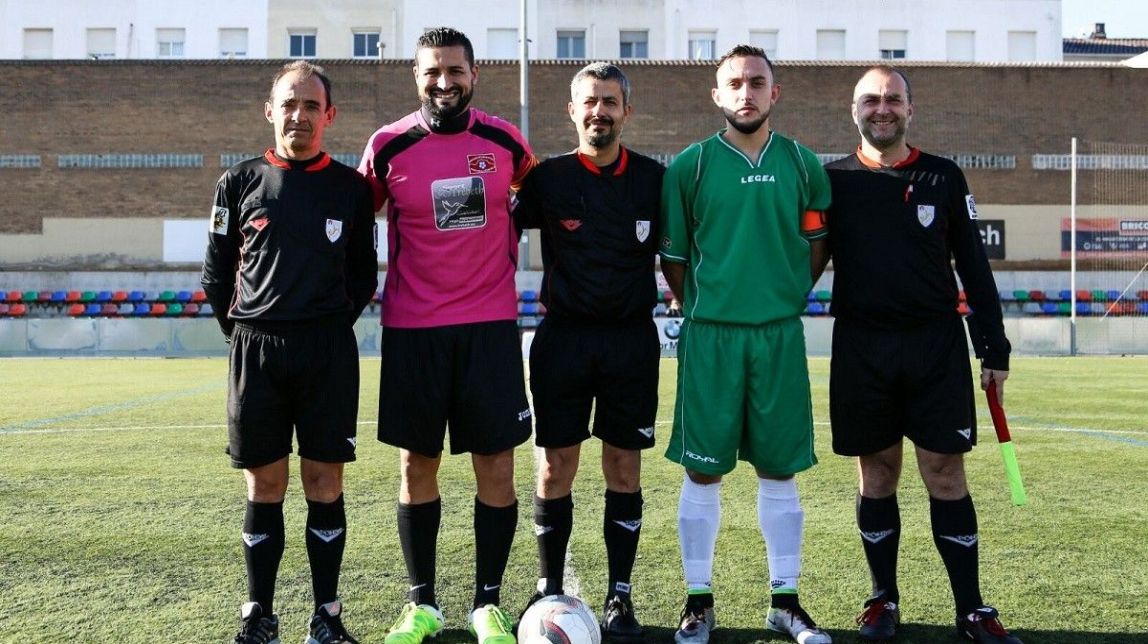 Els capitans de Terrassa i de Sabadell, amb els àrbitres
                                                                             |
                                ACFTC - |
                                ACFTC
