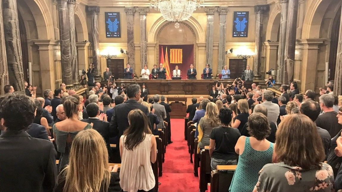 El Parlament aparca les diferències i condemna de manera unànime el terrorisme 
