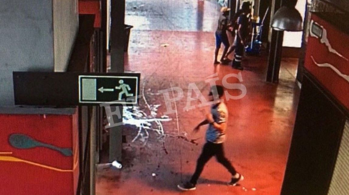 FOTOS de l'autor de l'atemptat a Barcelona fugint pel mercat de la Boqueria