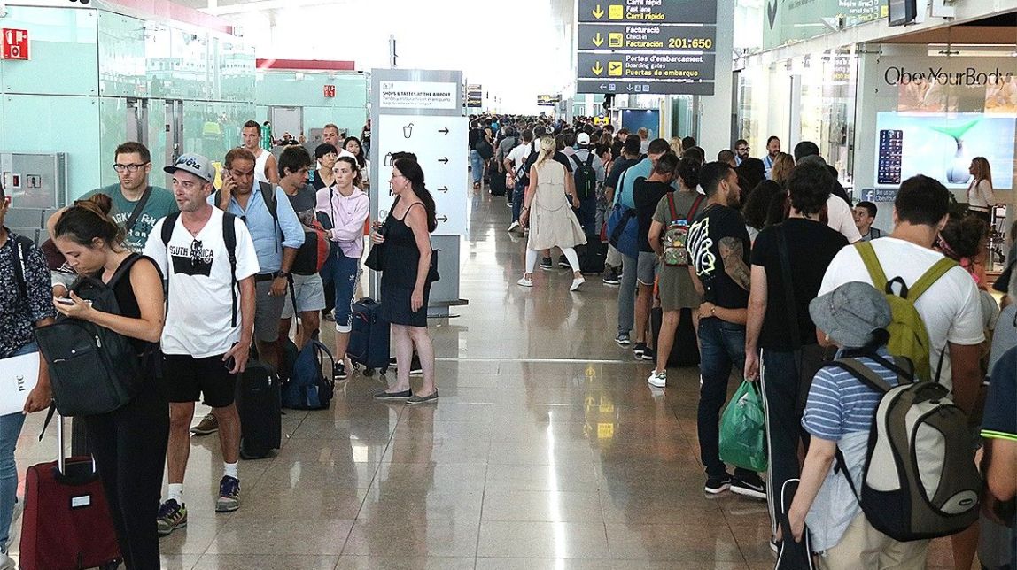 Els controladors de l'equipatge també convoquen una vaga indefinida al Prat