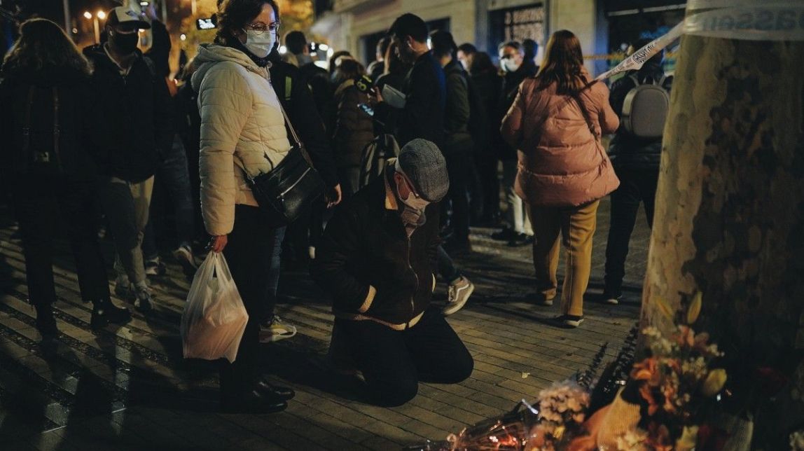 Una parella i els dos fills moren en un incendi en un local ocupat a la plaça Tetuan de Barcelona