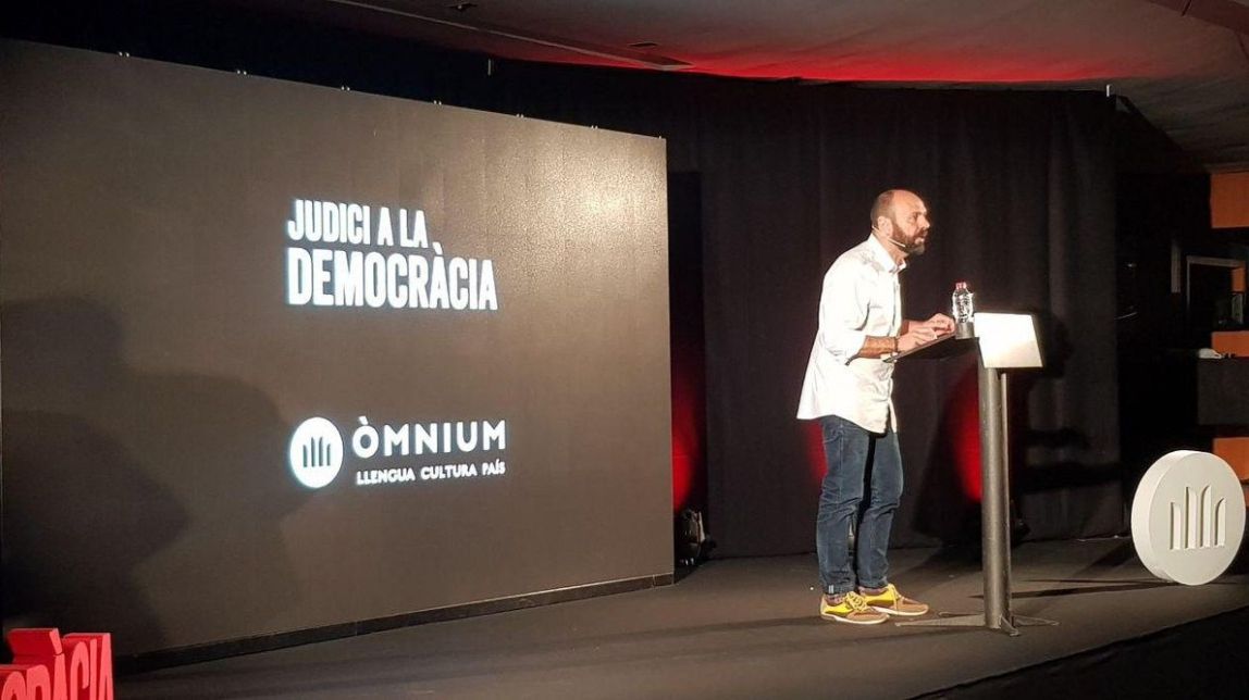 Òmnium demana a Sánchez que «dialogui» amb el 80% de catalans que vol una sortida «democràtica» 