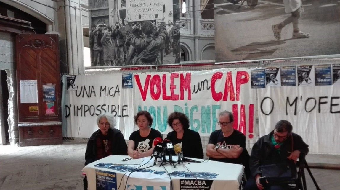 Veïns i treballadors del CAP del Raval s'oposen a traslladar l'ambulatori al «Cub»
