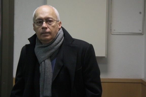 El cuiner acusat d'abusar de nens diu que només els va tocar per aplicar-los loció antimosquit