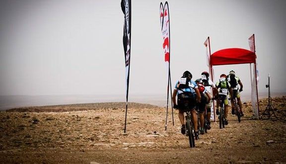 La Titan Desert supera l'equador.
                                                                             |
                                                                    Titan Desert - |
                                                                    