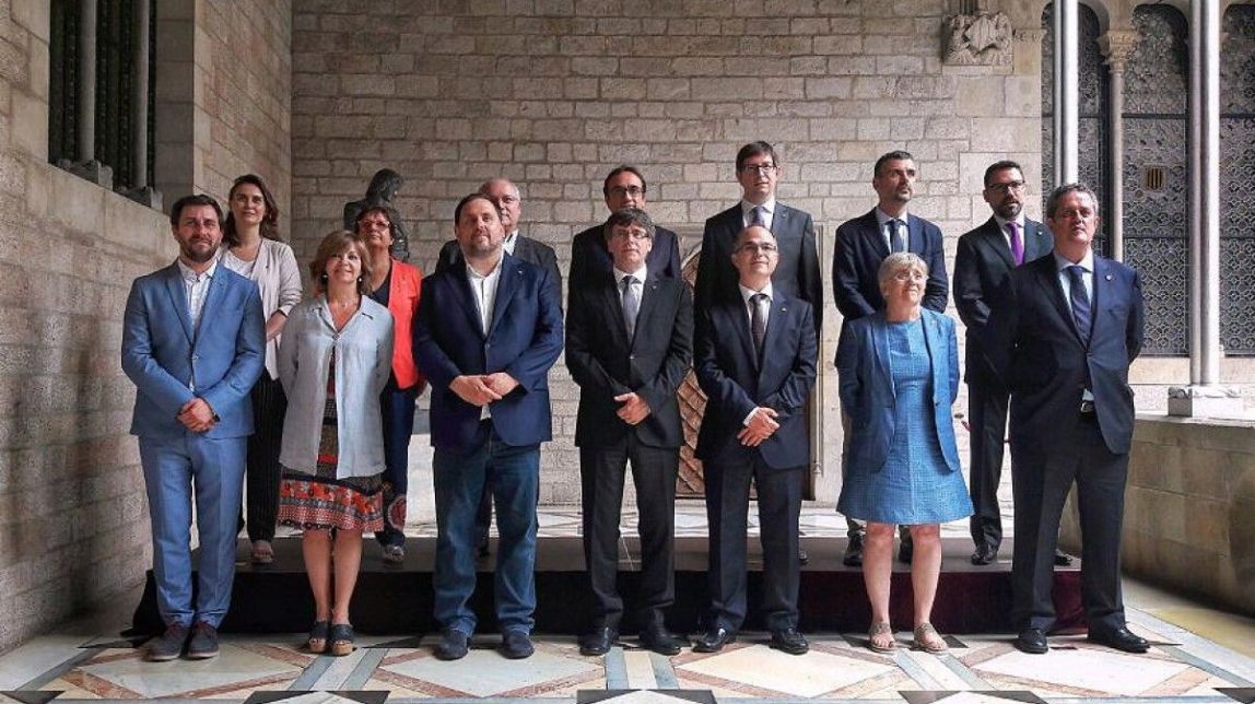Puigdemont elogia la «lleialtat» dels consellers que surten i es posa «al servei» dels que entren