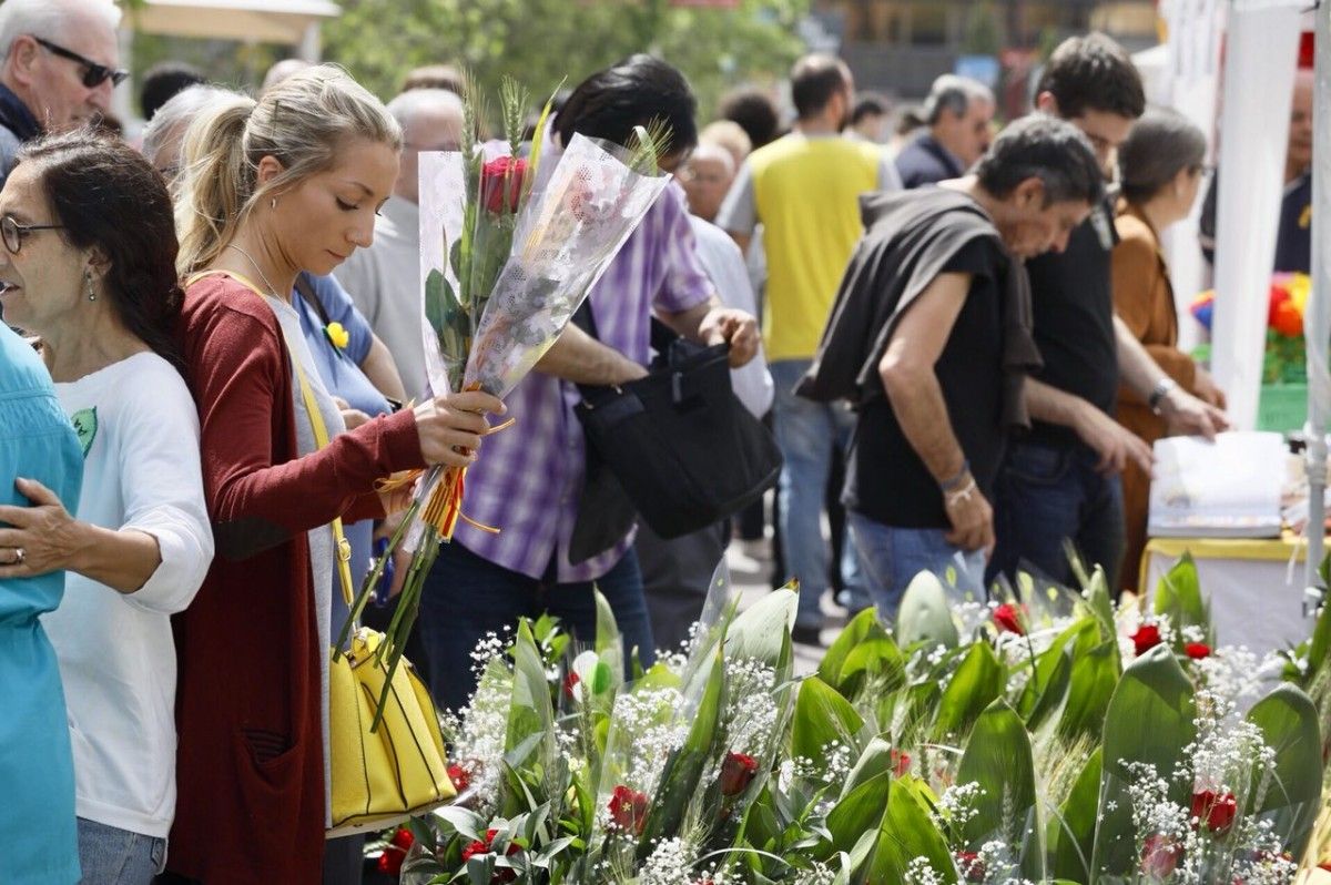 Saps que s'acosta Sant Jordi quan...