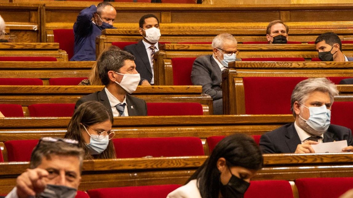 El Parlament aprova el seu pressupost sense acord polític pel sou dels diputats