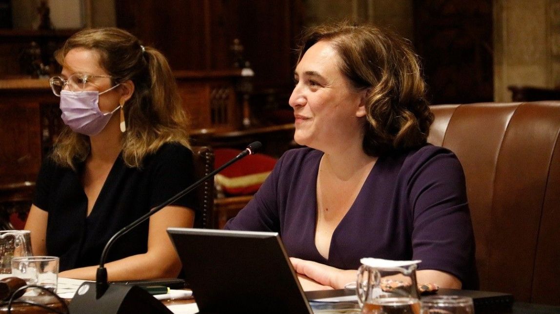 Prop de cent entitats convoquen una concentració contra Colau per «recuperar el lideratge»