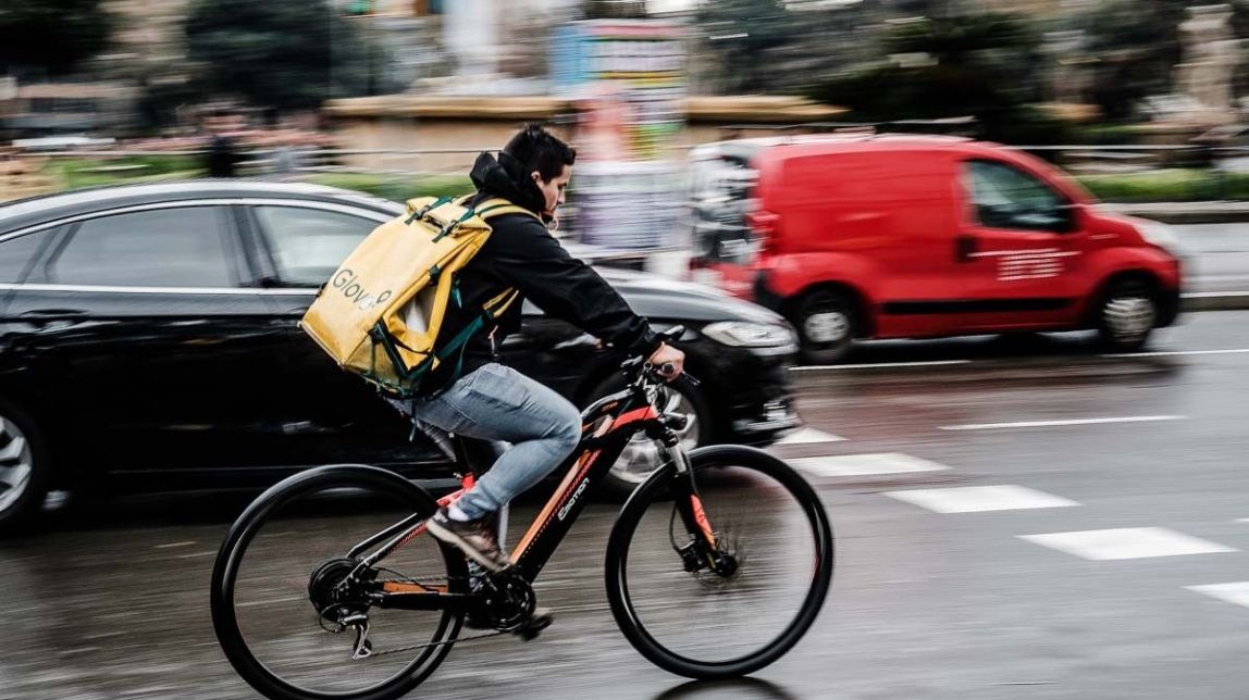 Tots els treballadors de Glovo són falsos autonoms, segons Inspecció de Treball