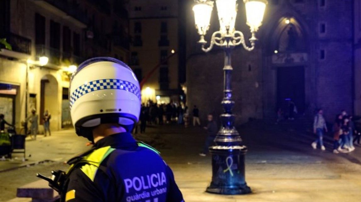Barcelona augmentarà el nombre d'agents de la Guàrdia Urbana durant la Mercè per evitar botellots