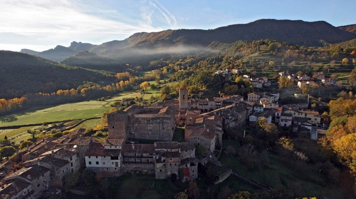 El nucli medieval de Santa Pau
                                                                             |
                                Club Natura Costa Brava - |
                                Club Natura Costa Brava