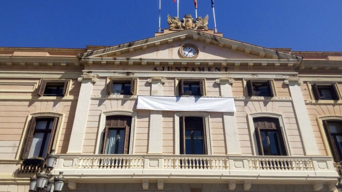 Sabadell gira la pancarta dels presos polítics 