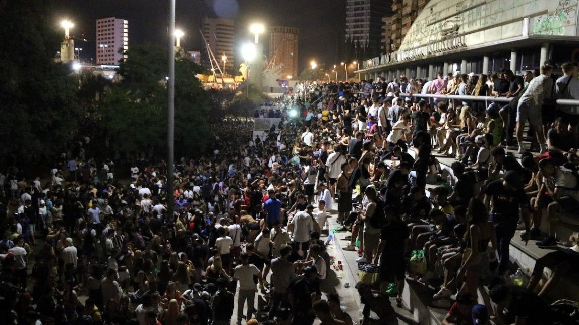 El TSJC accepta prorrogar la limitació de les reunions a un màxim de 10 persones