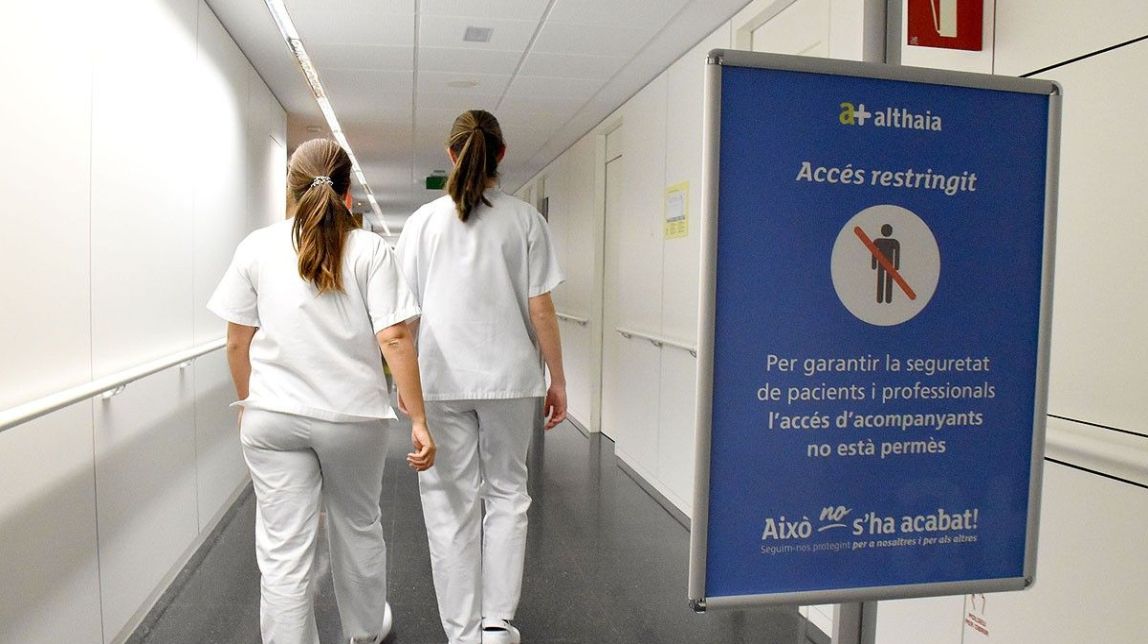 La cinquena onada s'enfonsa als hospitals