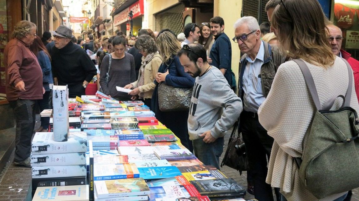 Sant Jordi brilla al Berguedà, en una diada de família, dolçor i bon temps