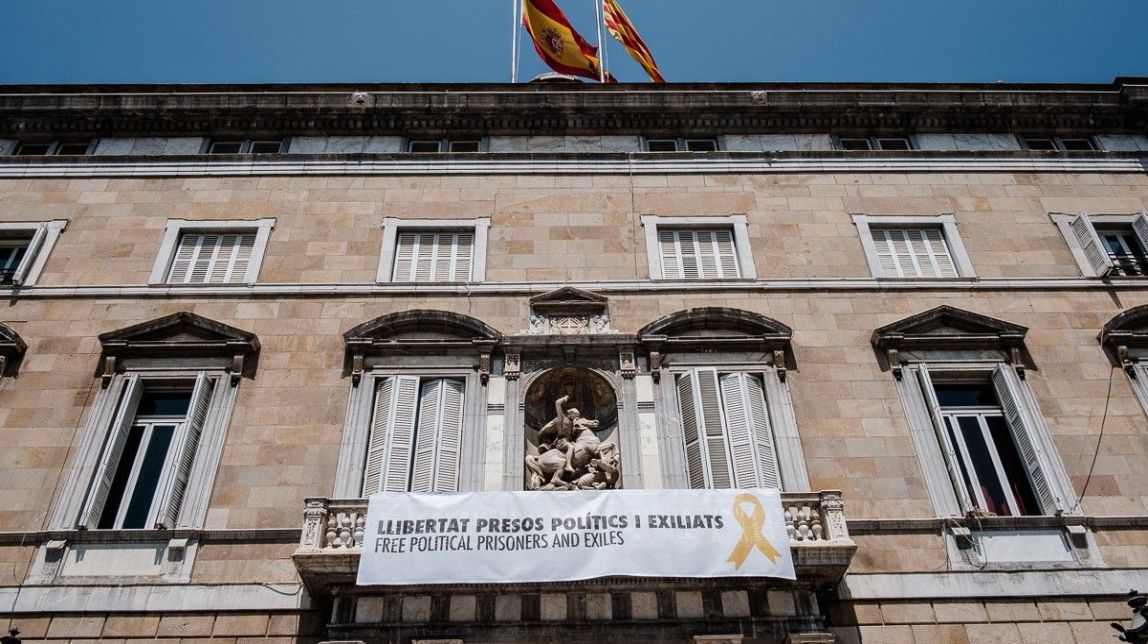 Artadi avança que el Govern valora presentar al·legacions contra l'ordre de retirar llaços grocs
