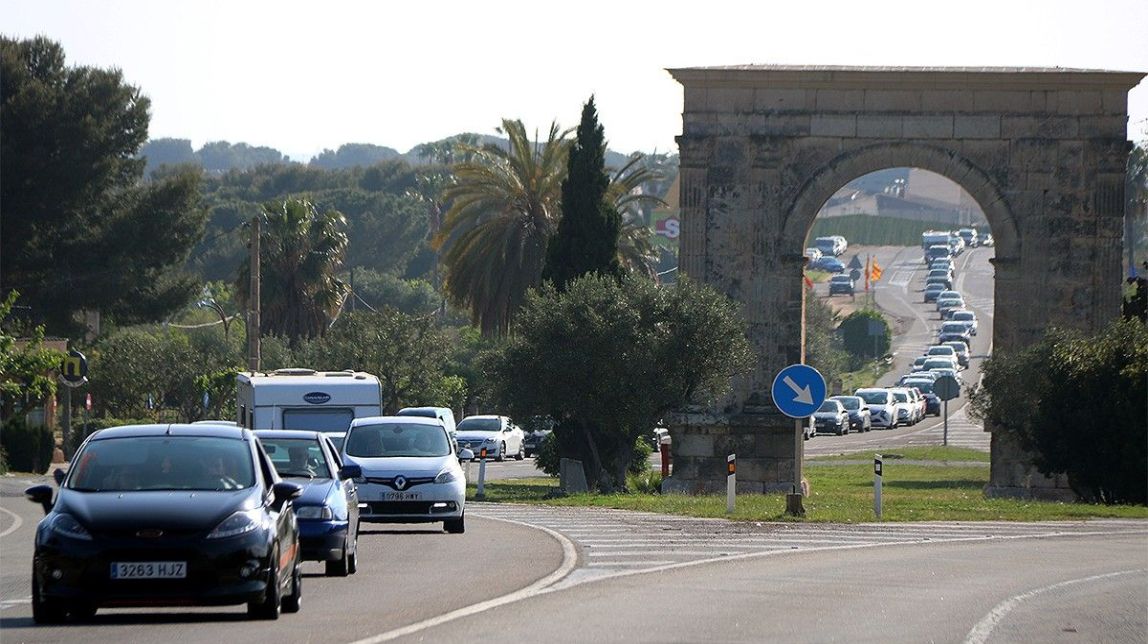 Tornen les cues en les darreres hores de l'operació tornada de Setmana Santa