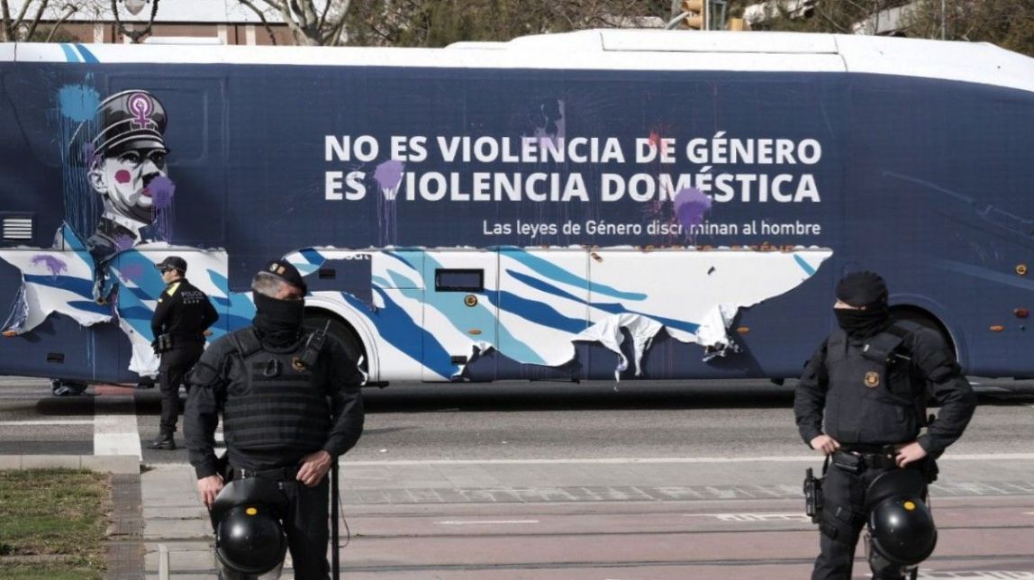 La Fiscalia denuncia l'autobús d'Hazte Oír i demana que s'immobilitzi