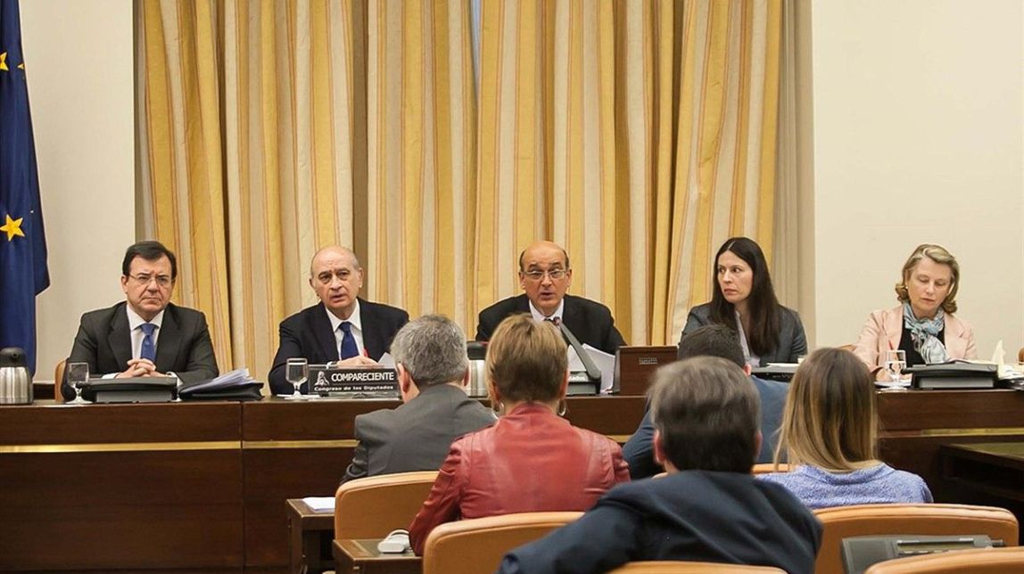 ​La Moncloa considera amortitzada l'«operació Catalunya» i confia ara en la implosió del procés