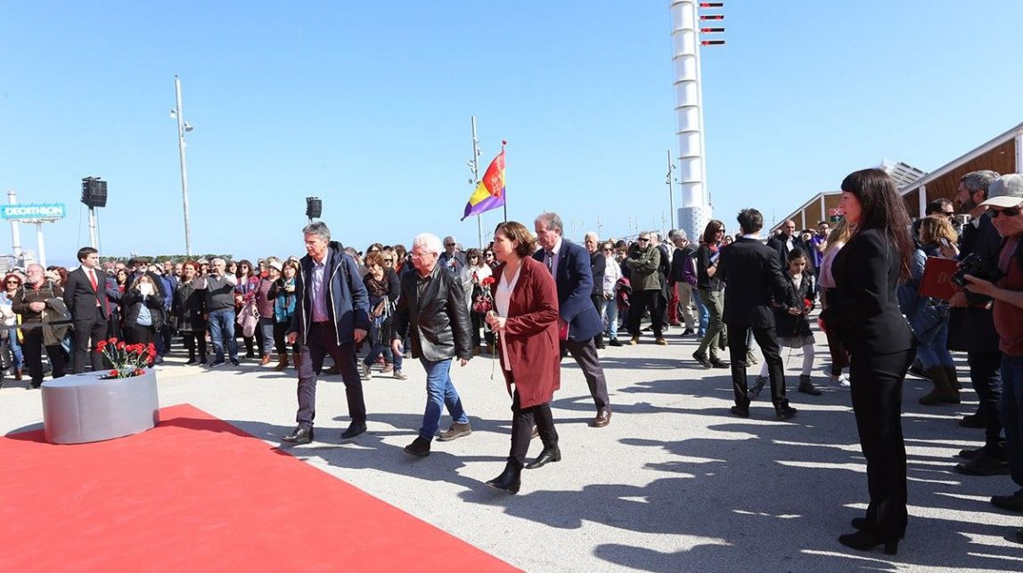 Barcelona inaugura un memorial pels 1.706 afusellats al Camp de la Bota