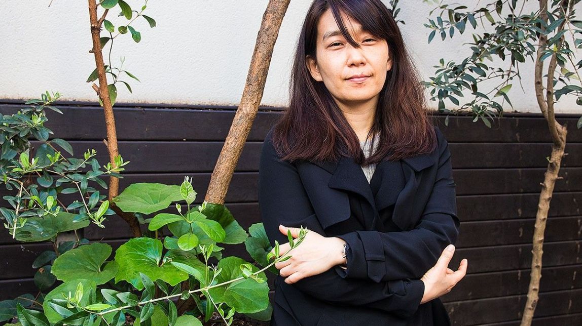 Han Kang: «Em pregunto com podem acceptar un món tan bonic i alhora tan violent»