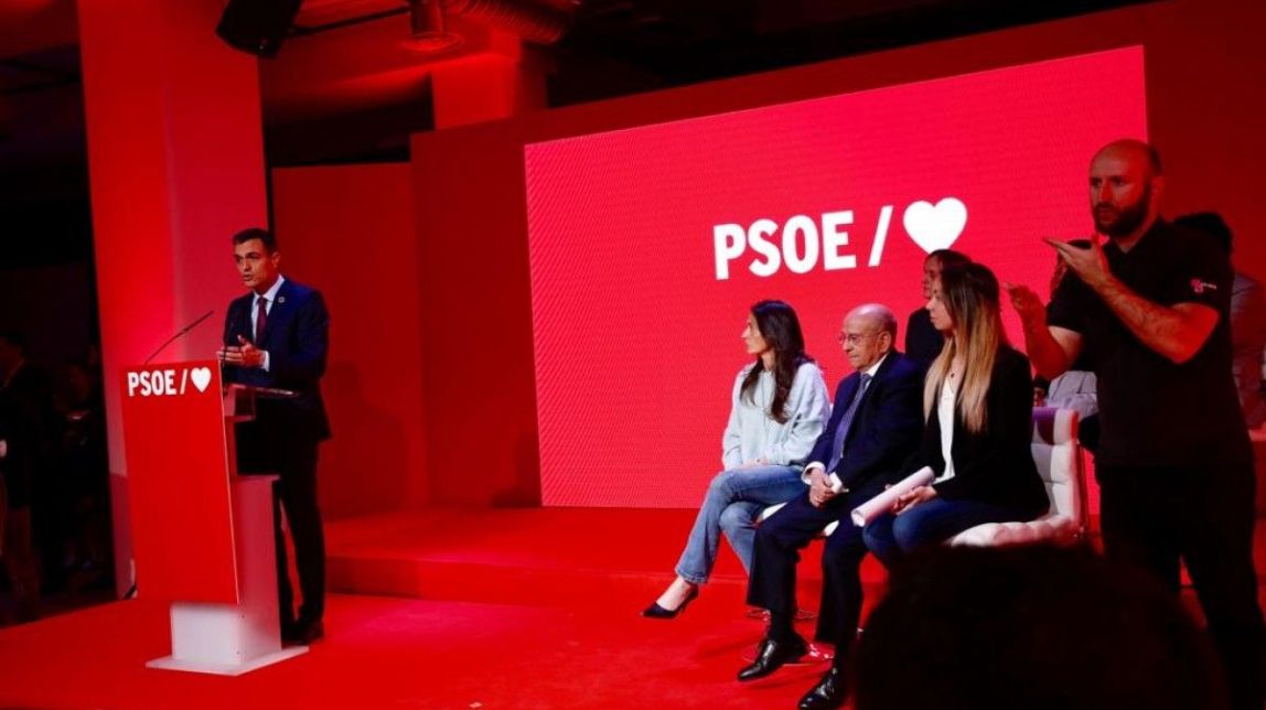 Sánchez afirma que s'ha de triar entre l'Espanya «lluminosa» del PSOE i una «en blanc i negre» 
