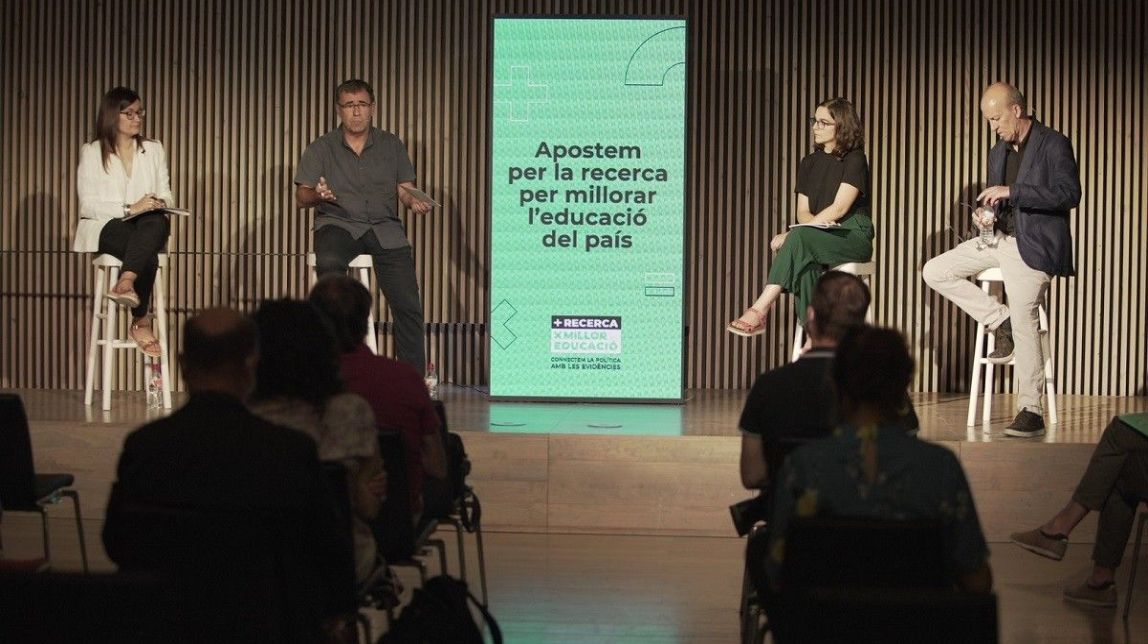 150 personalitats reclamen invertir l'1% del pressupost d'Educació en recerca