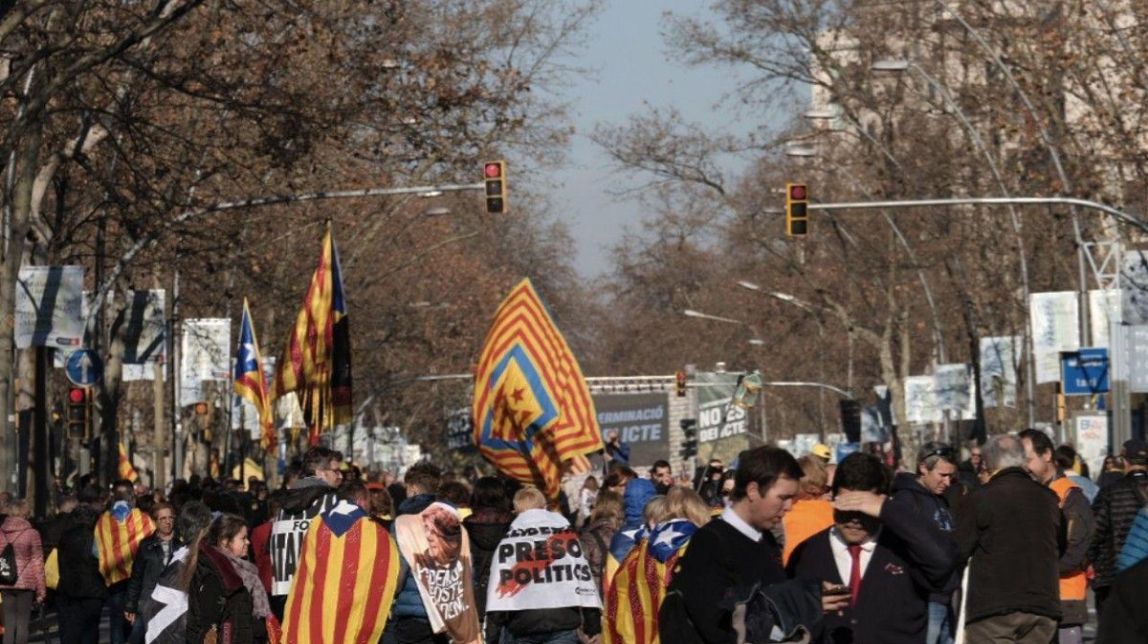 «L'autodeterminació no és delicte»: l'independentisme ensenya múscul en ple judici