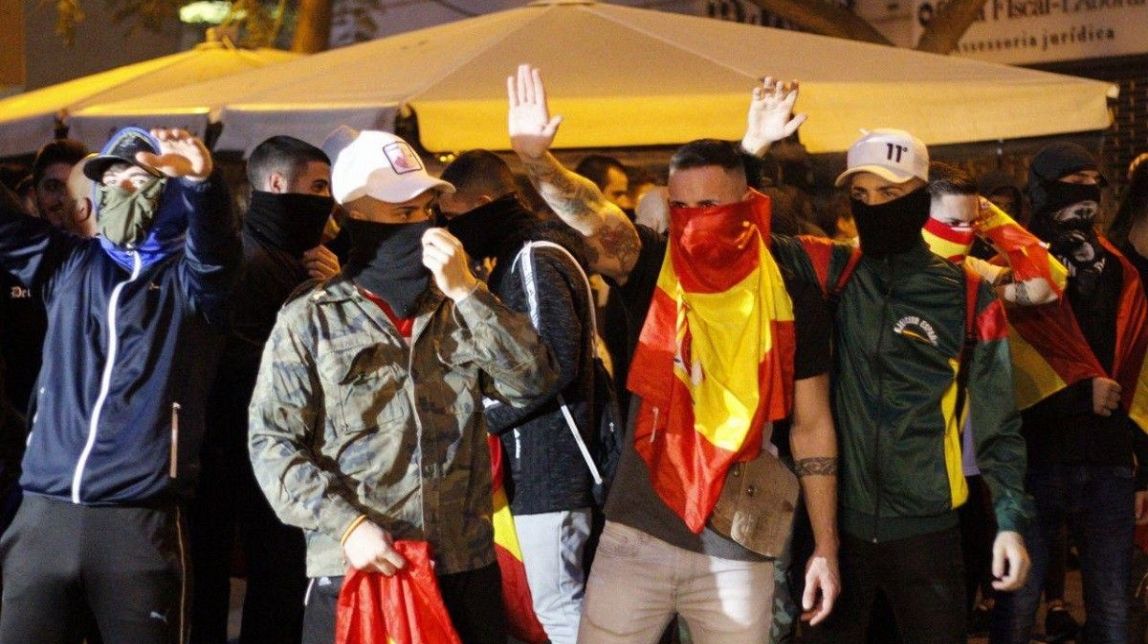 Els Mossos no impedeixen la «cacera» nazi al centre de Barcelona