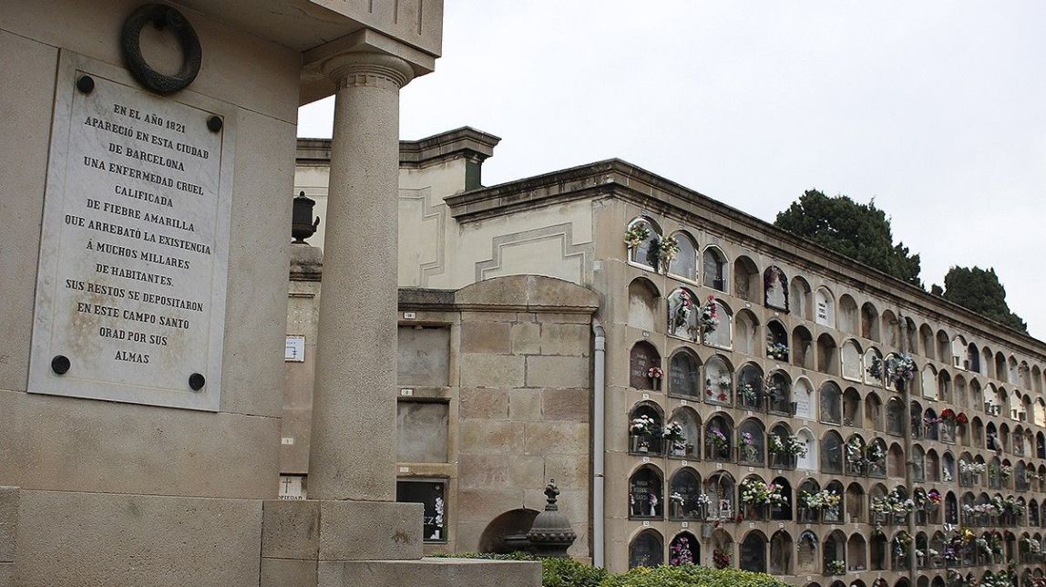 Colau recupera el projecte de funerària municipal i el portarà al ple