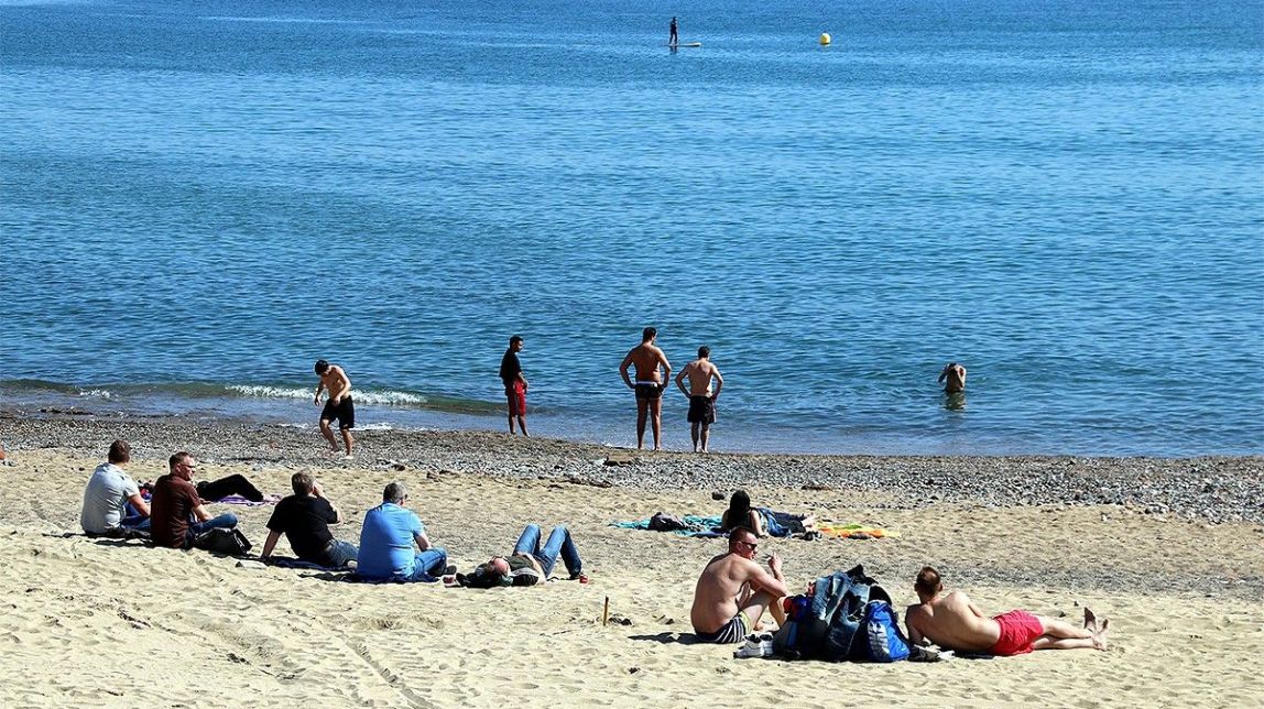 Estrena avançada de la temporada de platja a Barcelona