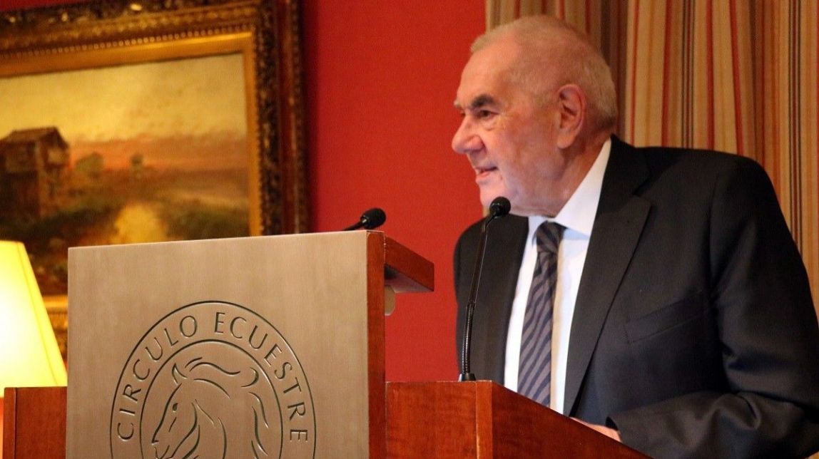 L'auditori del Círculo Ecuestre pressiona Maragall perquè faci la conferència en castellà