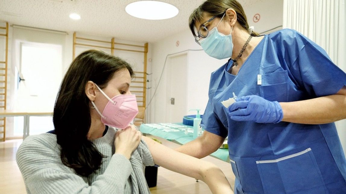 La franja de 35 a 39 anys ja pot demanar hora per vacunar-se