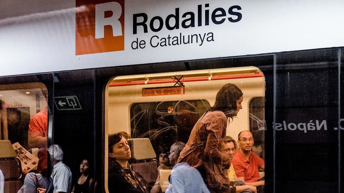 Un comboi de rodalies a l'estació d'Arc de Triomf
                                                                             |
                                Adrià Costa - |
                                Adrià Costa