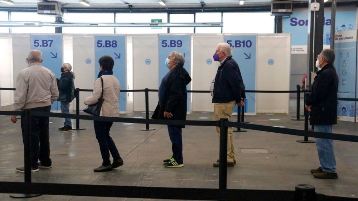 Sis comarques i 110 municipis ja han vacunat la meitat de la població