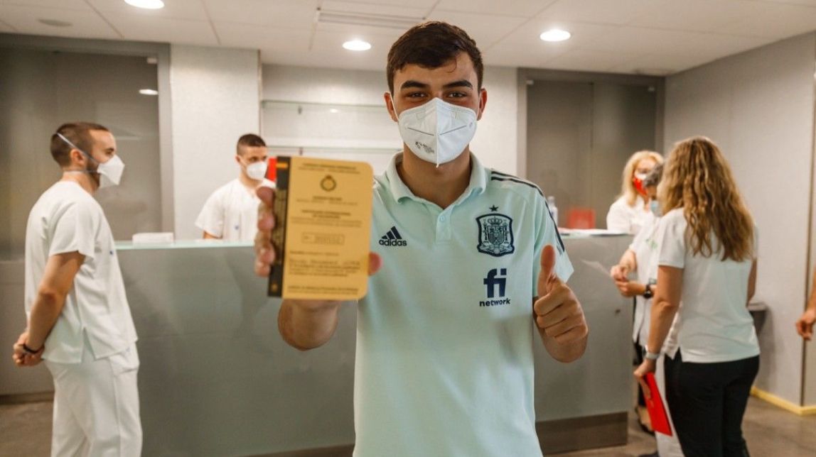 La selecció espanyola de futbol, vacunada per l'exèrcit